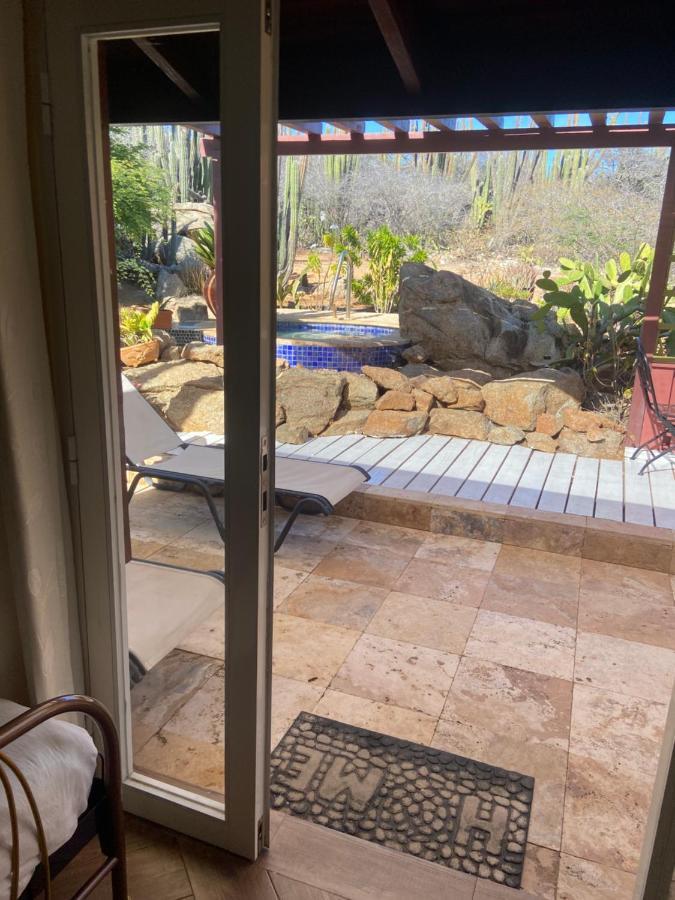 Cozy Studio With Private Spa Oranjestad Exterior foto